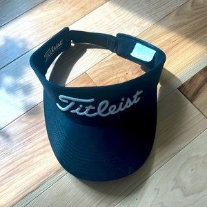 Titleist Pro V1 Black Visor
